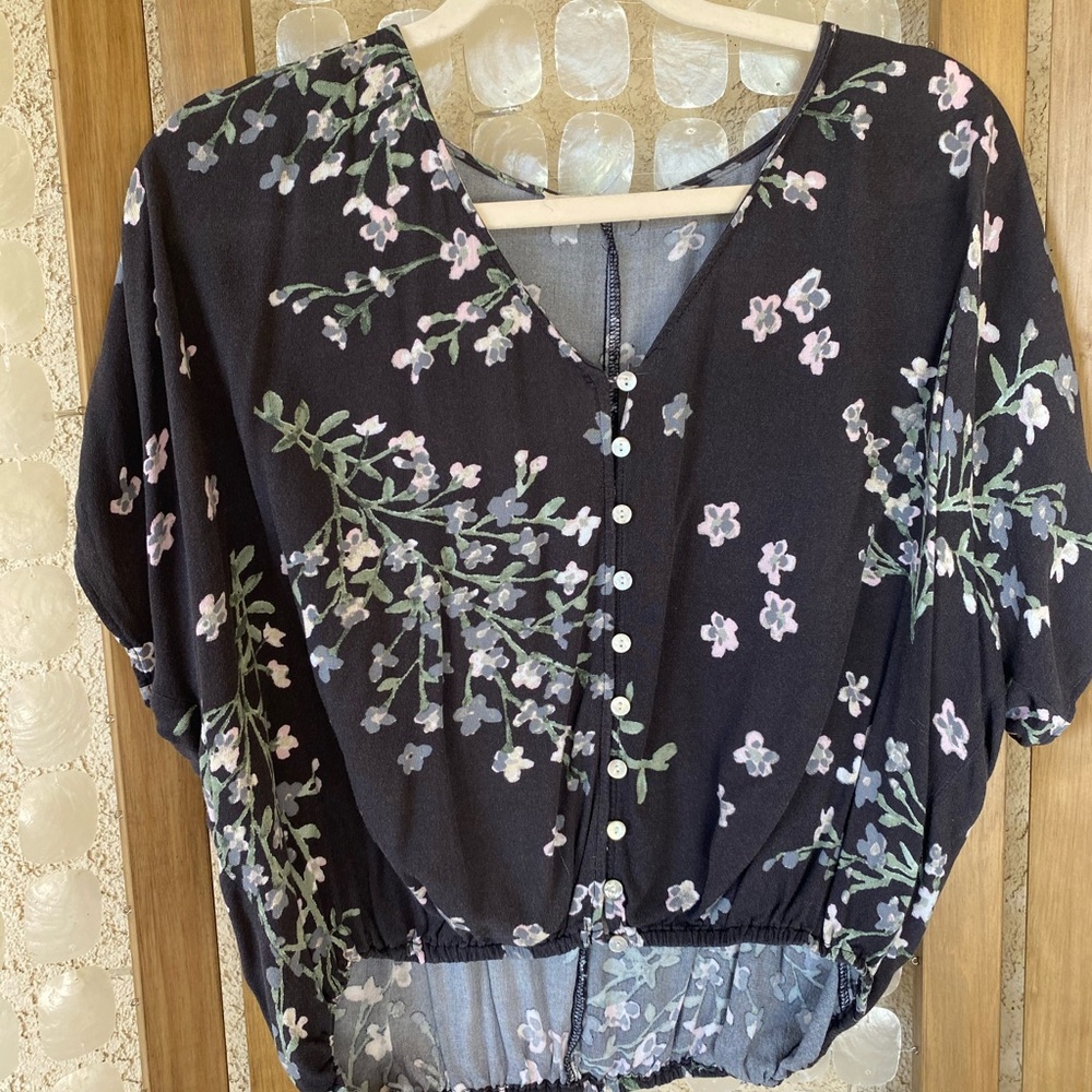 floral button down top